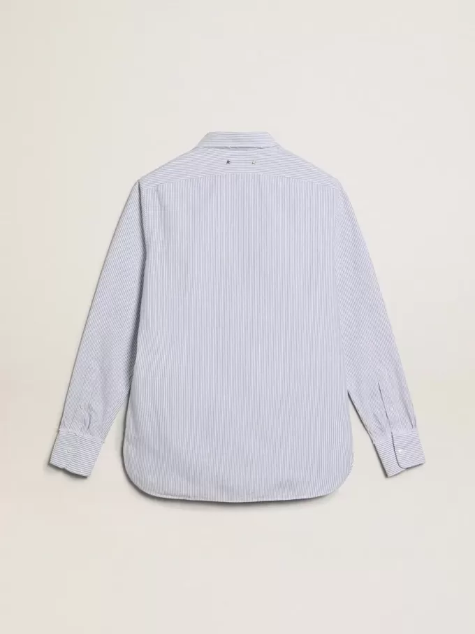 Camisa de hombre con rayas estrechas Camisa de hombre con rayas estrechas