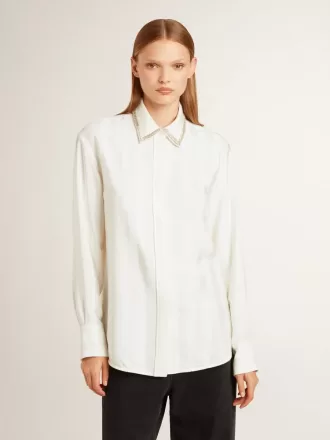 Camisa de mujer con diseño de rayas verticales y bordados de cristales