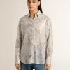 Camisa de mujer con estampado floral multicolor de lentejuelas Camisa de mujer con estampado floral multicolor de lentejuelas