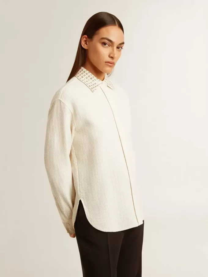 Camisa de mujer de mezcla de viscosa y algodón con cuello adornado con cristales Camisa de mujer de mezcla de viscosa y algodón con cuello adornado con cristales