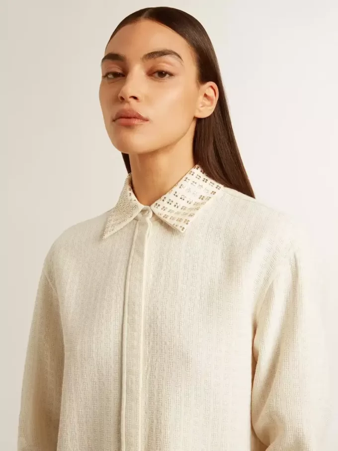 Camisa de mujer de mezcla de viscosa y algodón con cuello adornado con cristales Camisa de mujer de mezcla de viscosa y algodón con cuello adornado con cristales
