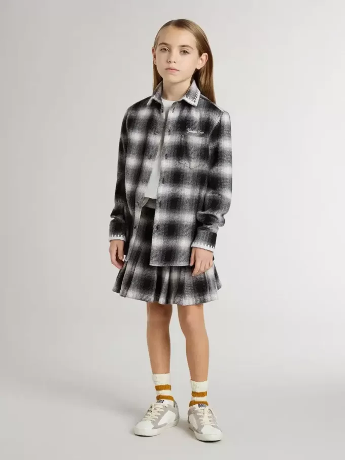 Camisa infantil a cuadros blancos y negros con bordados blancos Camisa infantil a cuadros blancos y negros con bordados blancos