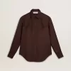 Camisa marrón para mujer con detalles acolchados Camisa marrón para mujer con detalles acolchados