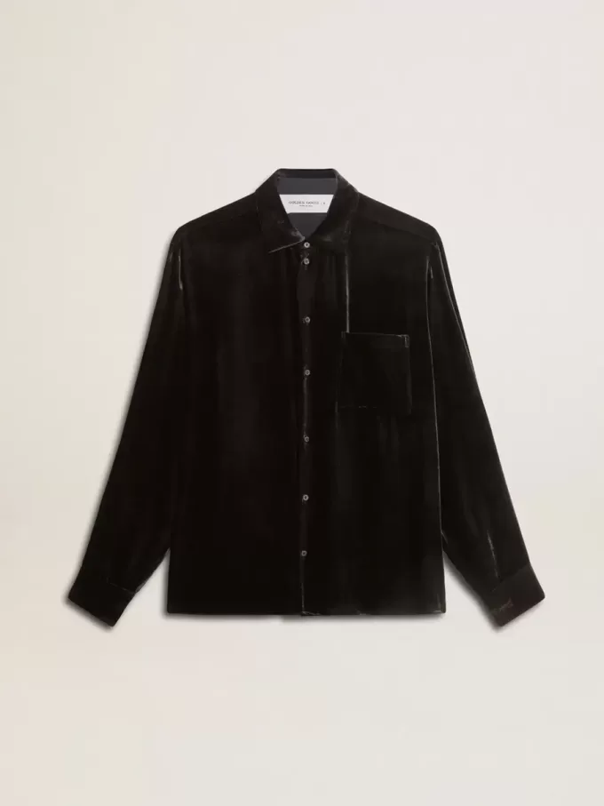 Camisa negra con efecto terciopelo y bordados Camisa negra con efecto terciopelo y bordados
