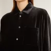 Camisa negra con efecto terciopelo y bordados Camisa negra con efecto terciopelo y bordados