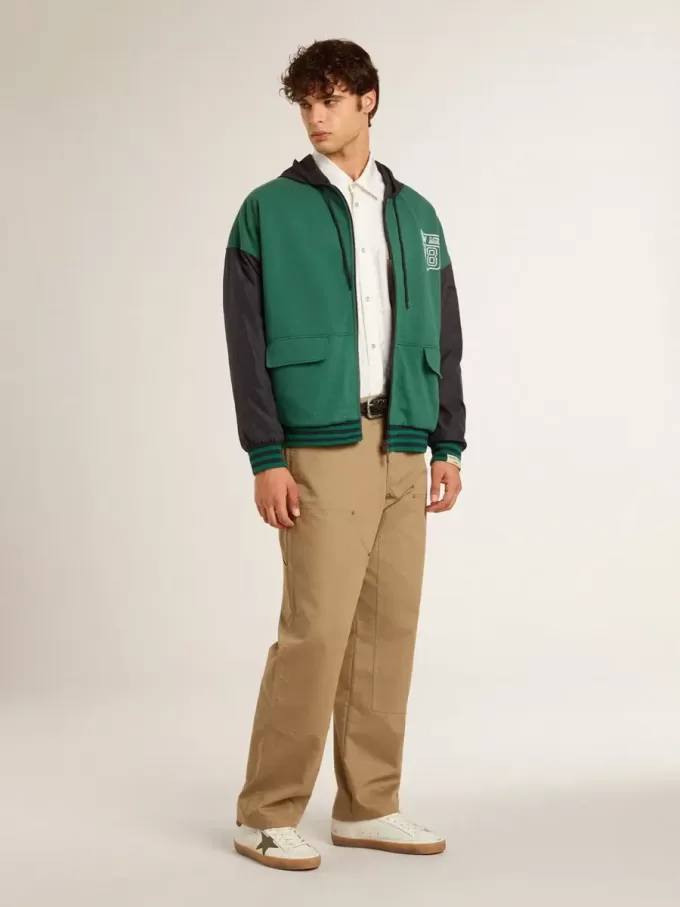 Camisa oversize para hombre en blanco desgastado con rayas verticales. Camisa oversize para hombre en blanco desgastado con rayas verticales.