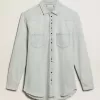 Camisa vaquera blanqueada para hombre con tachuelas martilladas Camisa vaquera blanqueada para hombre con tachuelas martilladas
