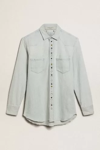 Camisa vaquera blanqueada para hombre con tachuelas martilladas