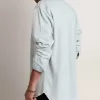 Camisa vaquera blanqueada para hombre con tachuelas martilladas Camisa vaquera blanqueada para hombre con tachuelas martilladas