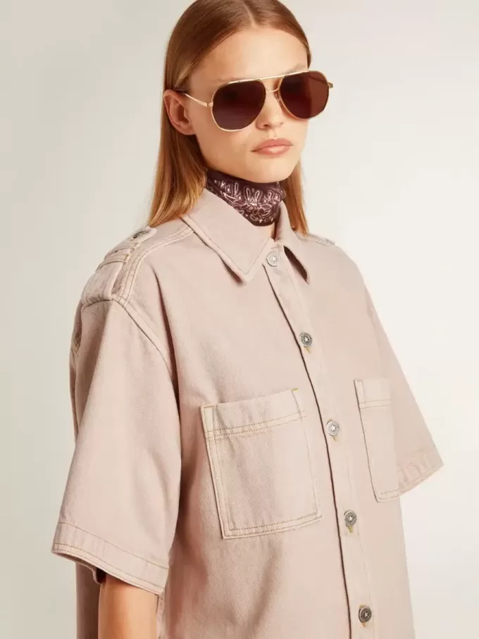 Camisa vaquera oversize para mujer teñida en rosa Camisa vaquera oversize para mujer teñida en rosa