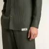 Camisa verde oscuro para hombre con rayas verticales Camisa verde oscuro para hombre con rayas verticales