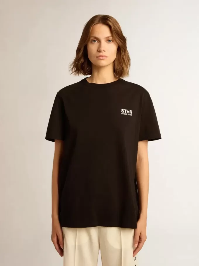 Camiseta Black Star Collection con logotipo y estrella blancos en contraste