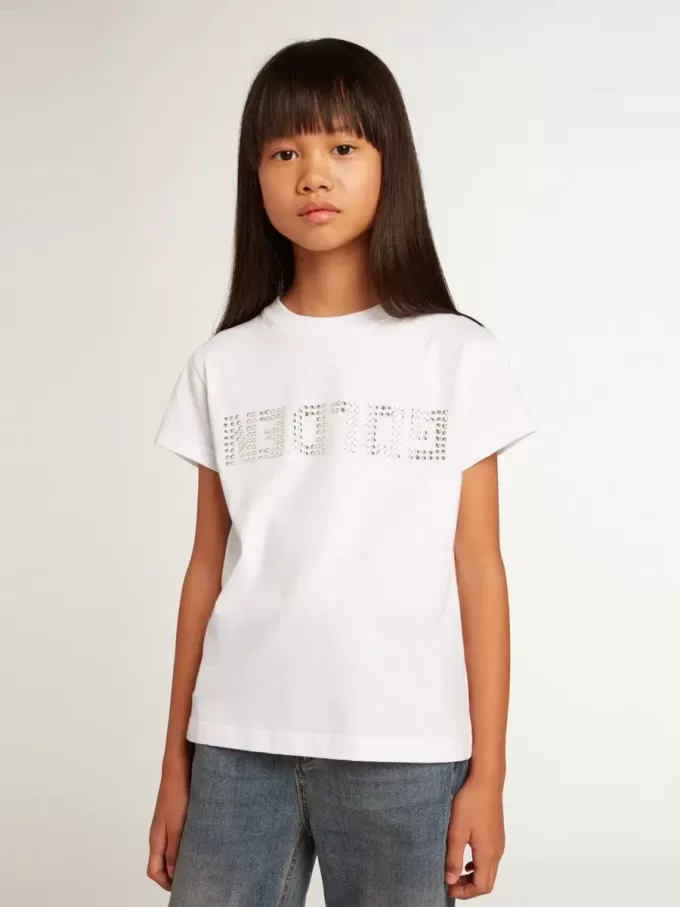 Camiseta blanca con letras doradas en cristales en el centro Camiseta blanca con letras doradas en cristales en el centro