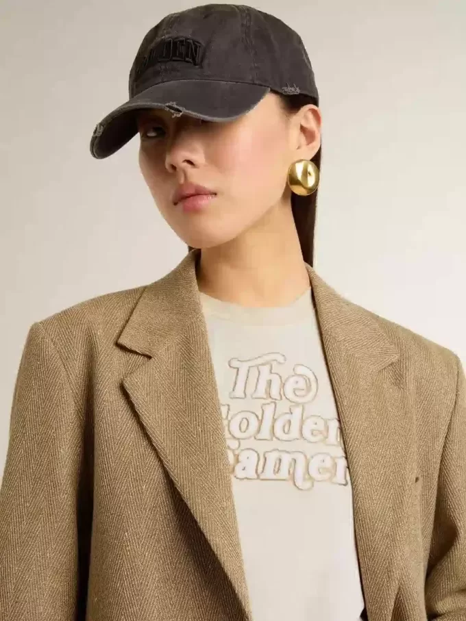 Camiseta blanca de mujer con estampado en la parte delantera Camiseta blanca de mujer con estampado en la parte delantera