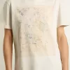 Camiseta blanca de mujer con estampado floral Camiseta blanca de mujer con estampado floral