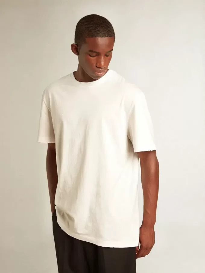 Camiseta blanca para hombre con efecto desgastado Camiseta blanca para hombre con efecto desgastado