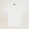 Camiseta blanca para hombre con estrella plateada brillante en la parte delantera. Camiseta blanca para hombre con estrella plateada brillante en la parte delantera.