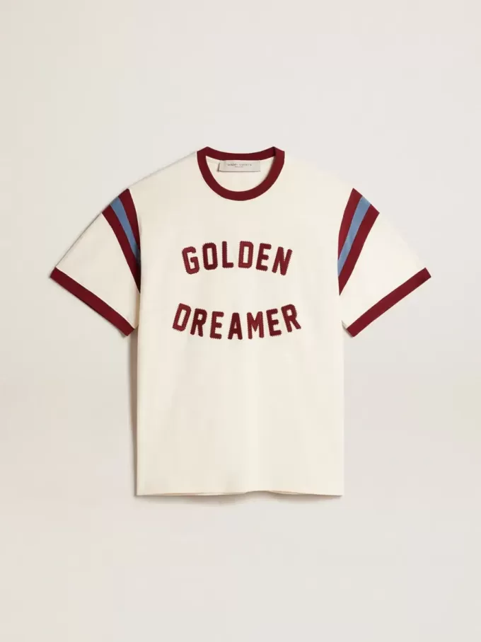 Camiseta blanca para hombre con letras burdeos en la parte delantera Camiseta blanca para hombre con letras burdeos en la parte delantera