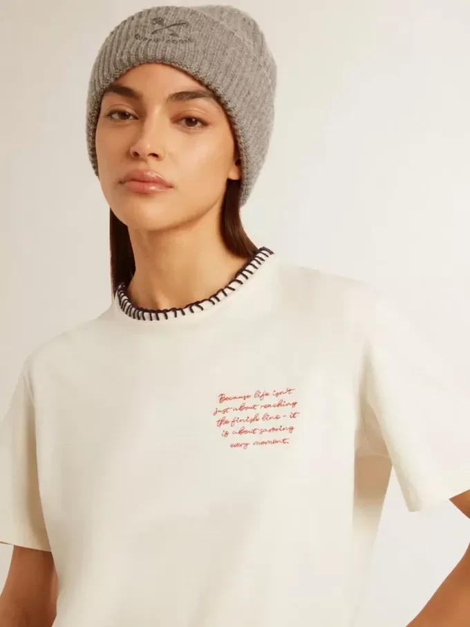 Camiseta de algodón blanco envejecido para mujer con bordado a mano Camiseta de algodón blanco envejecido para mujer con bordado a mano