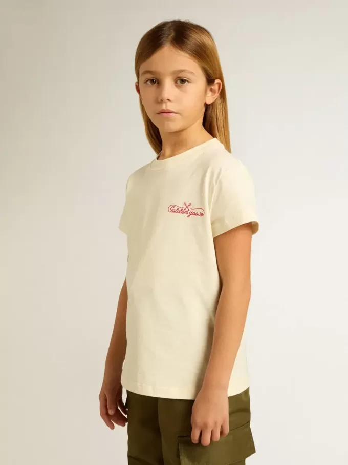 Camiseta de algodón para niña en blanco desgastado con bordado rojo en el pecho Camiseta de algodón para niña en blanco desgastado con bordado rojo en el pecho