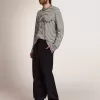Camiseta de hombre con rayas blancas y azules y bordado en la parte delantera Camiseta de hombre con rayas blancas y azules y bordado en la parte delantera