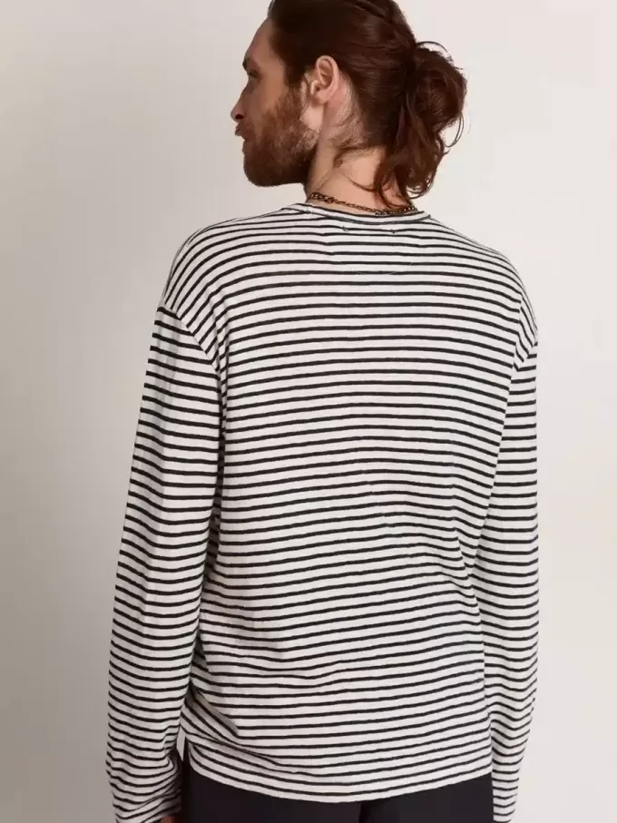 Camiseta de hombre con rayas blancas y azules y bordado en la parte delantera Camiseta de hombre con rayas blancas y azules y bordado en la parte delantera