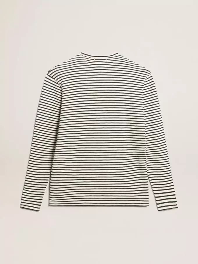 Camiseta de hombre con rayas blancas y azules y bordado en la parte delantera Camiseta de hombre con rayas blancas y azules y bordado en la parte delantera