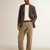 Camiseta de hombre en algodón blanco envejecido con estampado y bordado Camiseta de hombre en algodón blanco envejecido con estampado y bordado