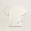 Camiseta de hombre en algodón blanco envejecido con estampado y bordado Camiseta de hombre en algodón blanco envejecido con estampado y bordado