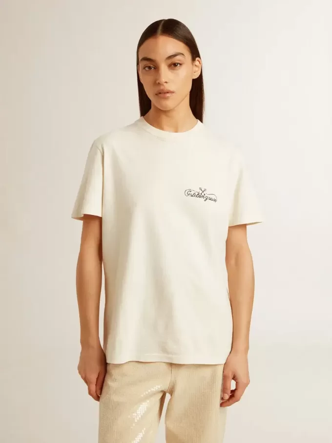 Camiseta de mujer en blanco envejecido con logotipo en el pecho Camiseta de mujer en blanco envejecido con logotipo en el pecho