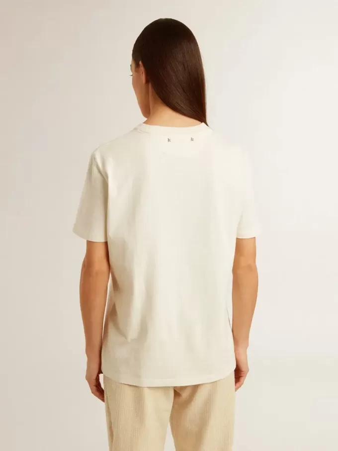 Camiseta de mujer en blanco envejecido con logotipo en el pecho Camiseta de mujer en blanco envejecido con logotipo en el pecho