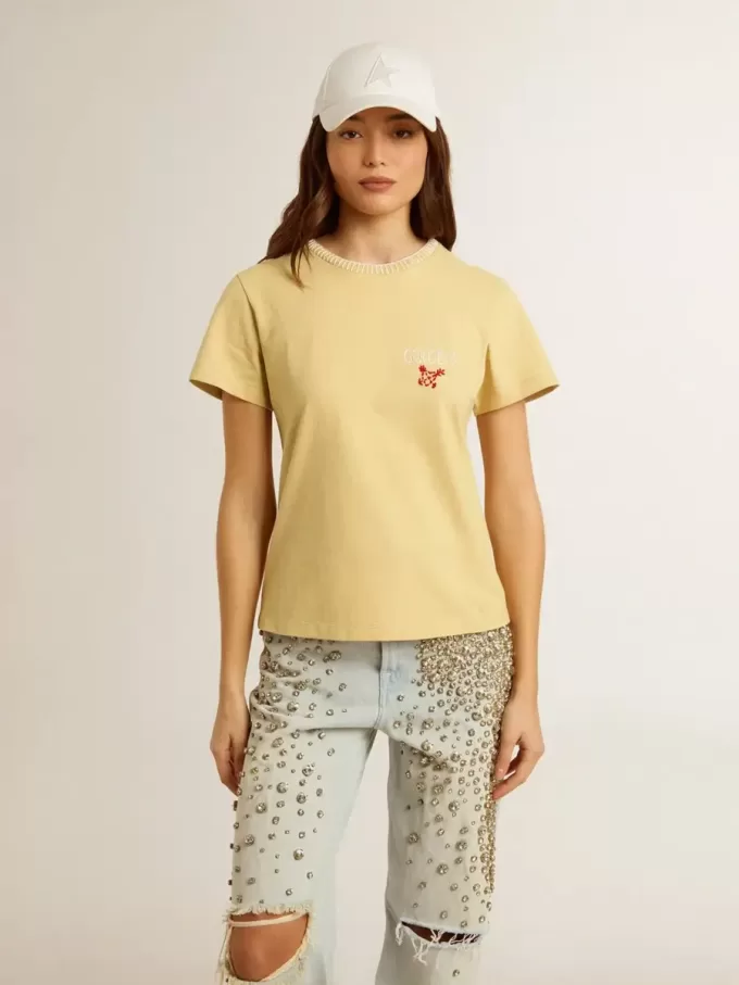 Camiseta de mujer en jersey de algodón con bordado en el cuello y el corazón Camiseta de mujer en jersey de algodón con bordado en el cuello y el corazón