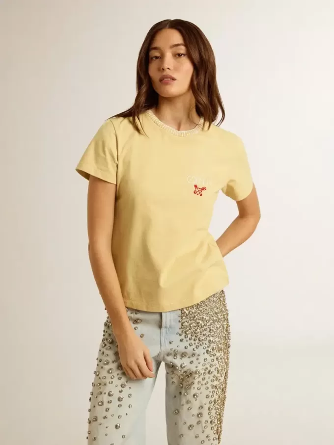 Camiseta de mujer en jersey de algodón con bordado en el cuello y el corazón Camiseta de mujer en jersey de algodón con bordado en el cuello y el corazón
