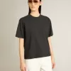 Camiseta en negro lavado con logotipo invertido en la espalda – Jersey Capsule Camiseta en negro lavado con logotipo invertido en la espalda – Jersey Capsule