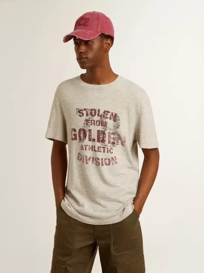 Camiseta gris de algodón para hombre con estampado vintage en la parte delantera Camiseta gris de algodón para hombre con estampado vintage en la parte delantera
