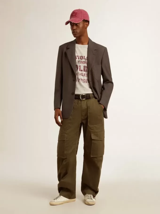Camiseta gris de algodón para hombre con estampado vintage en la parte delantera Camiseta gris de algodón para hombre con estampado vintage en la parte delantera