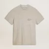 Camiseta gris para hombre con letras negras Camiseta gris para hombre con letras negras