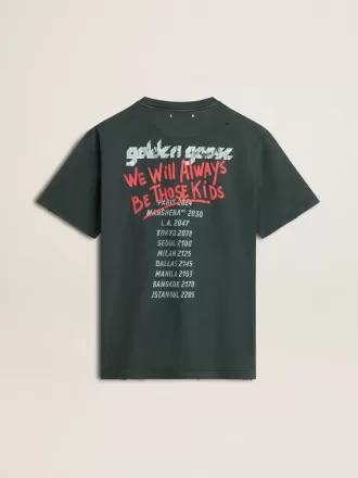 Camiseta negra con estampado multicolor