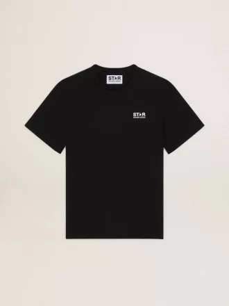 Camiseta negra para hombre con logotipo y estrella blancos en contraste