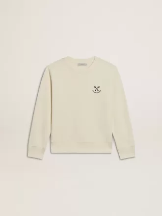 Camiseta para niña en blanco desgastado con bordado en la parte delantera y estampado en la espalda