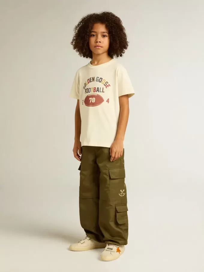Camiseta para niño en blanco desgastado con letras multicolor Camiseta para niño en blanco desgastado con letras multicolor