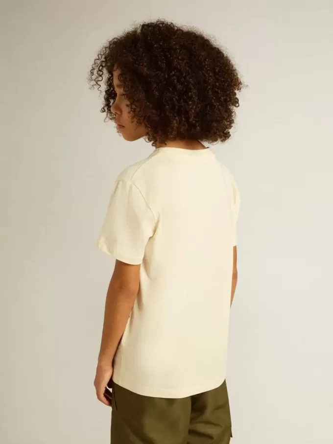 Camiseta para niño en blanco desgastado con letras multicolor Camiseta para niño en blanco desgastado con letras multicolor