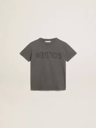 Camiseta para niño en color gris con tratamiento desgastado Camiseta para niño en color gris con tratamiento desgastado