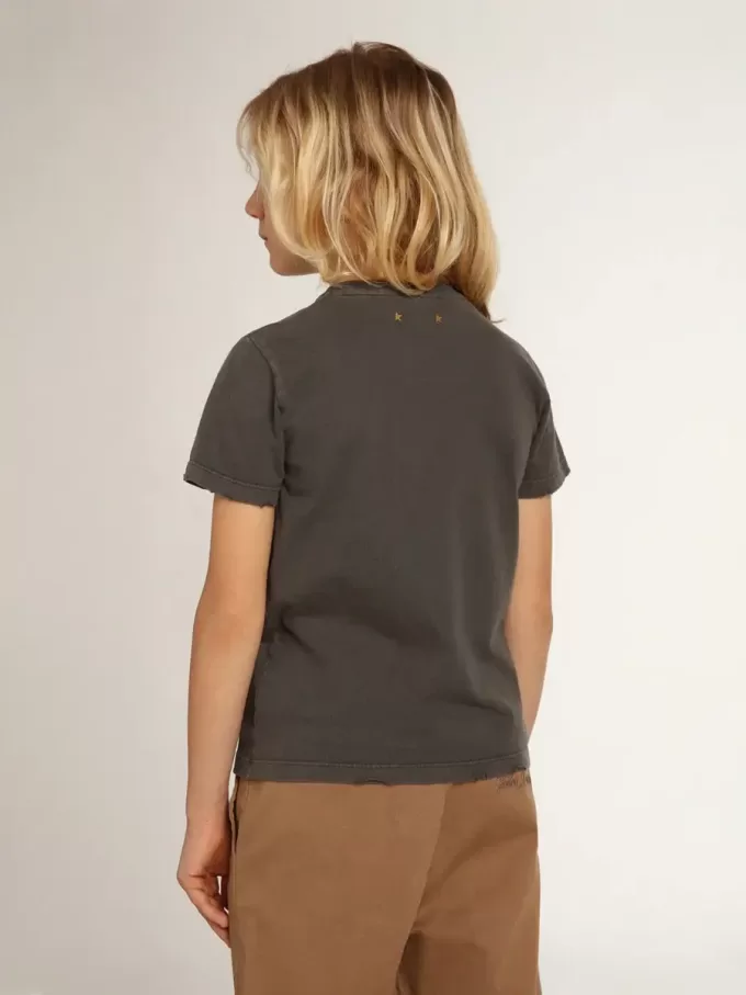 Camiseta para niño en color gris con tratamiento desgastado Camiseta para niño en color gris con tratamiento desgastado