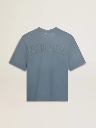 Camiseta unisex de algodón en azul celeste con estampado invertido en la espalda