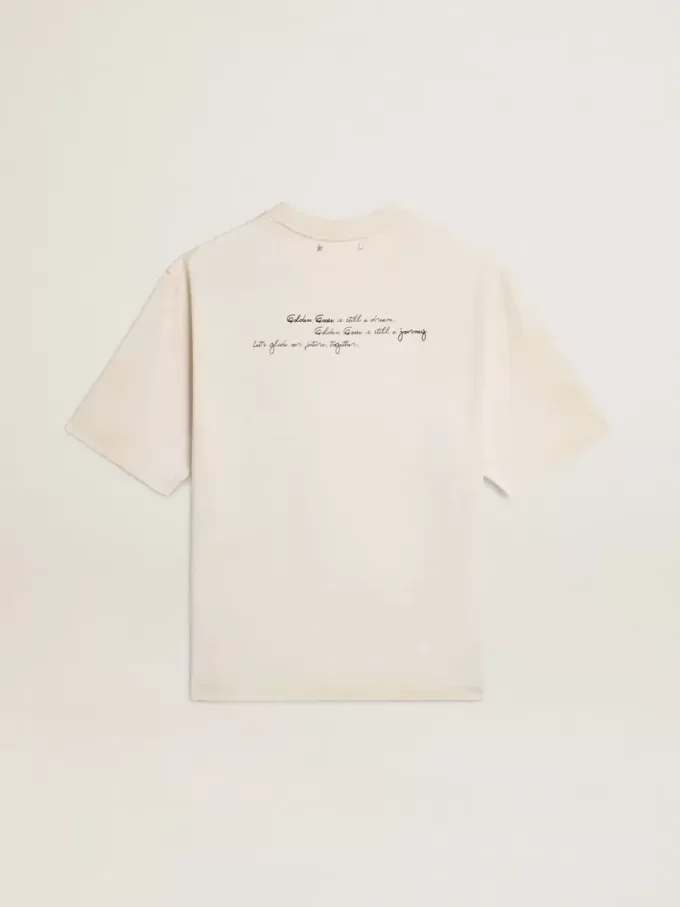 Camiseta unisex desgastada en color blanco con letras estampadas Camiseta unisex desgastada en color blanco con letras estampadas