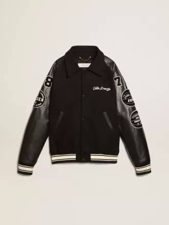 Cazadora bomber de lana negra con parche