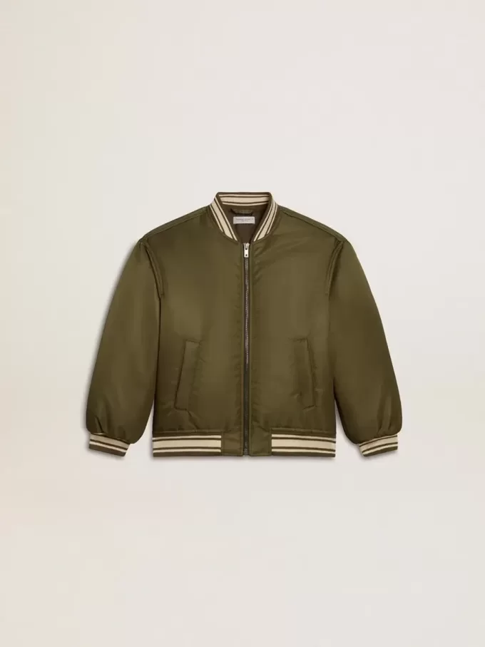 Cazadora bomber infantil de nailon verde militar con letras en la espalda Cazadora bomber infantil de nailon verde militar con letras en la espalda