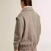 Cazadora bomber para mujer en lana marrón crudo con diseño en espiga Cazadora bomber para mujer en lana marrón crudo con diseño en espiga
