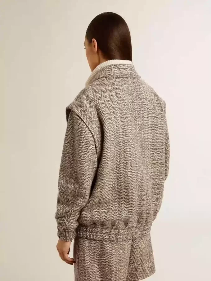 Cazadora bomber para mujer en lana marrón crudo con diseño en espiga Cazadora bomber para mujer en lana marrón crudo con diseño en espiga
